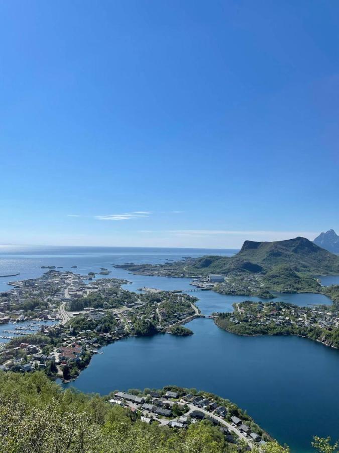 Romslig Leilighet Sentralt I Svolvaer Sentrum Exterior foto