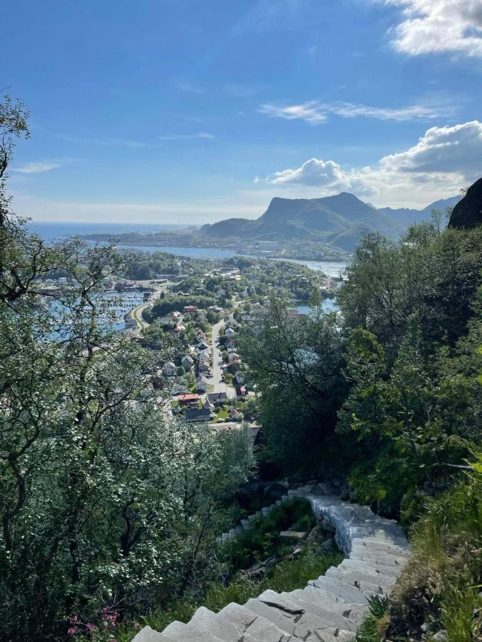 Romslig Leilighet Sentralt I Svolvaer Sentrum Exterior foto
